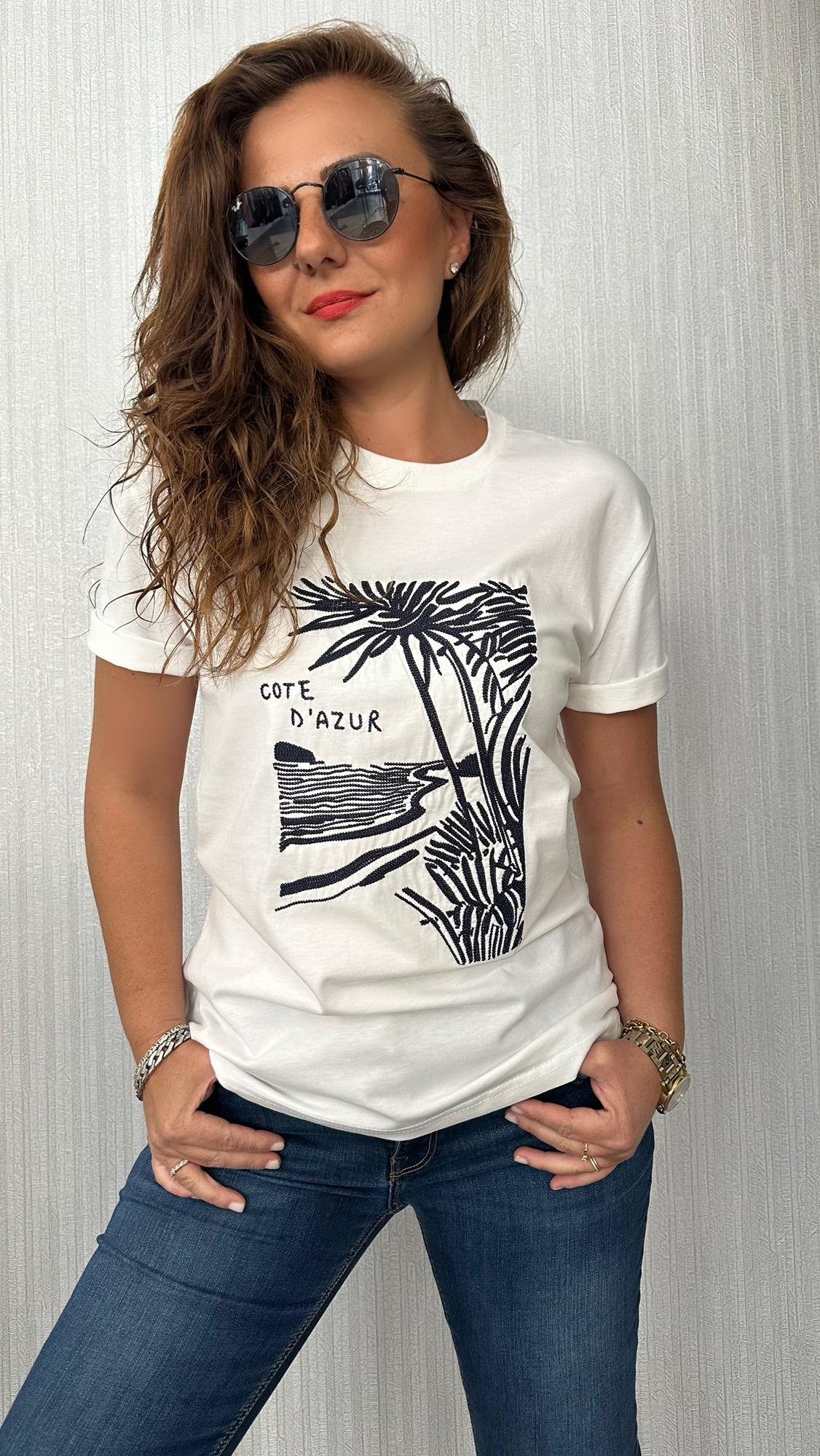 laci nakış ekru tshirt