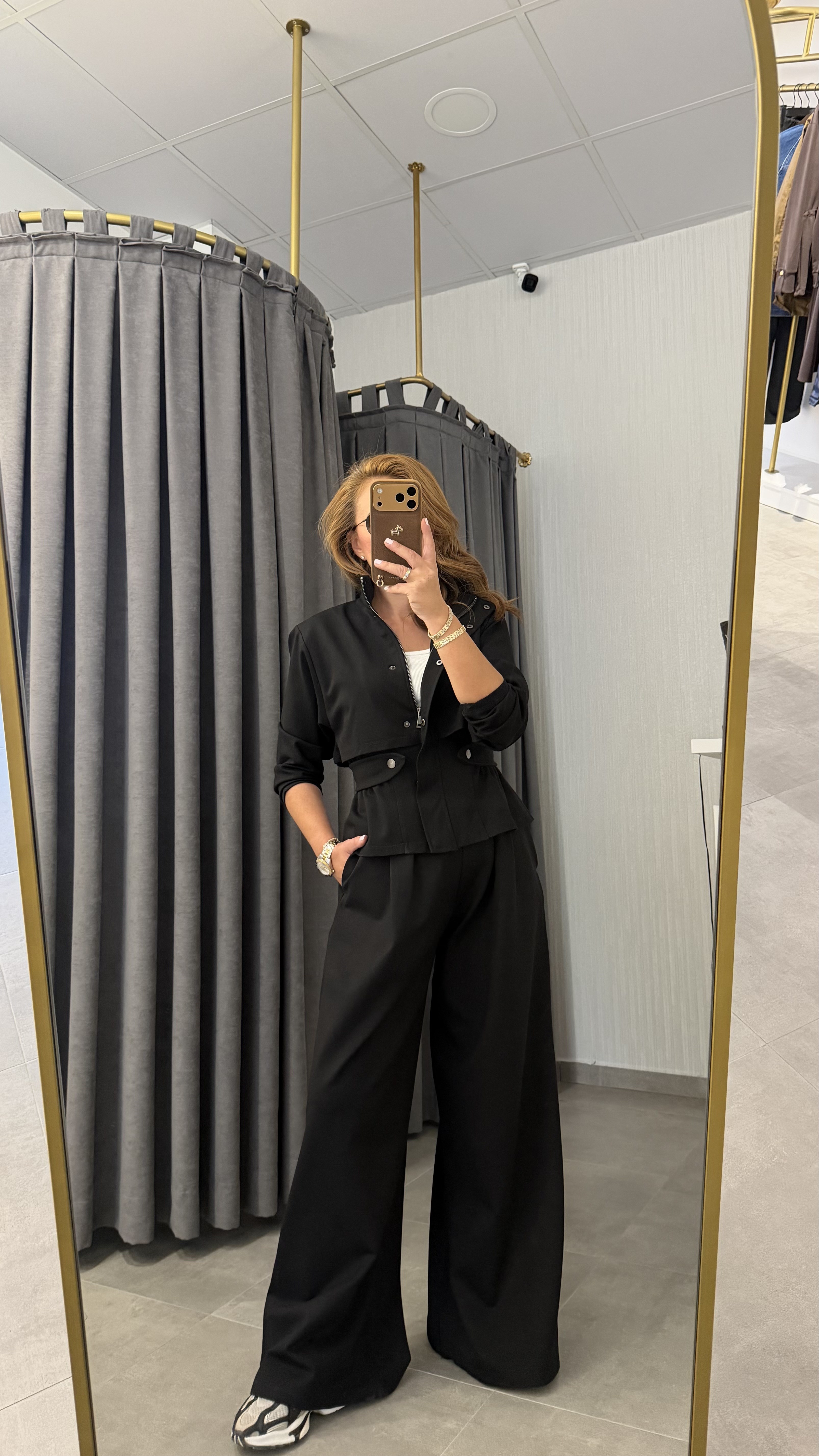 lia siyah takım