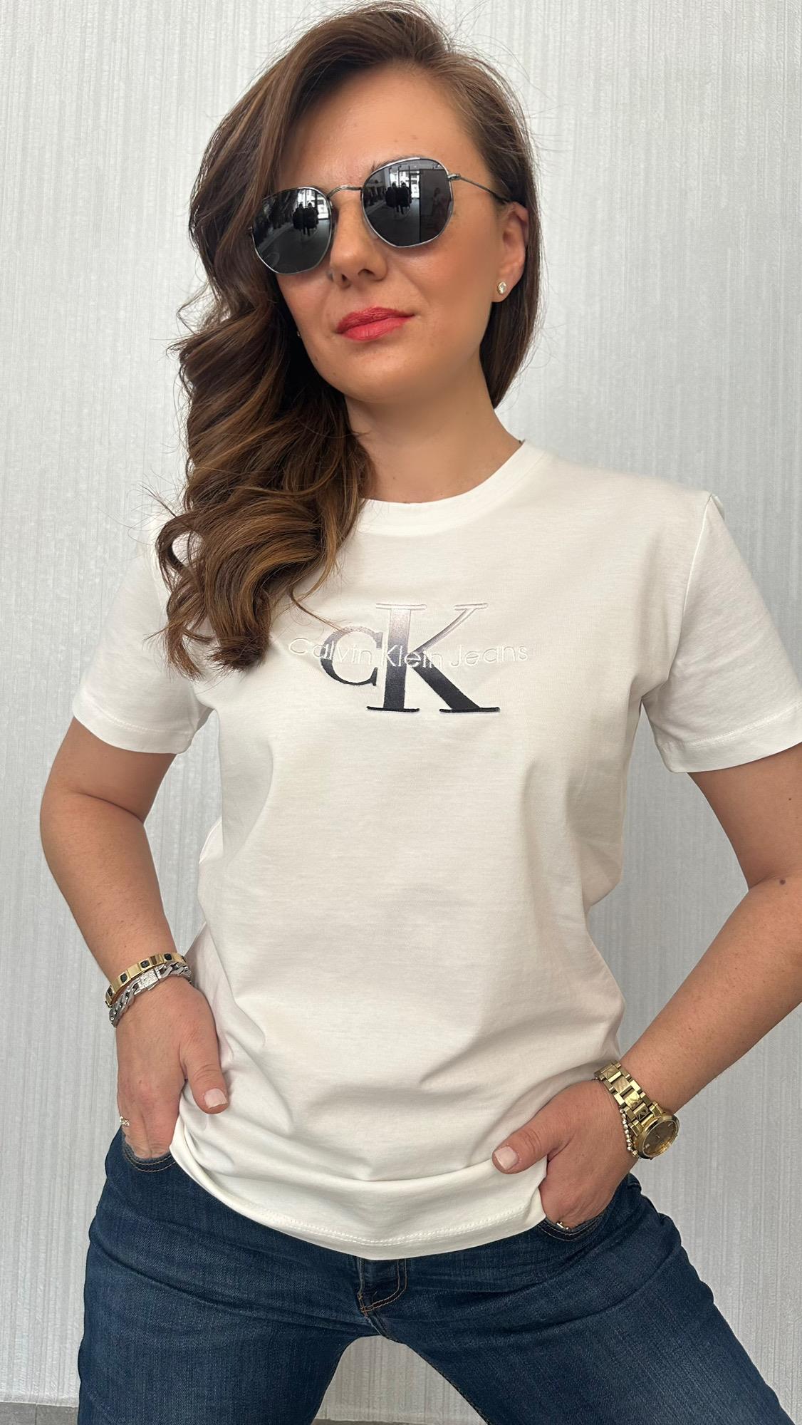 nakış yazı krem kadın tshirt
