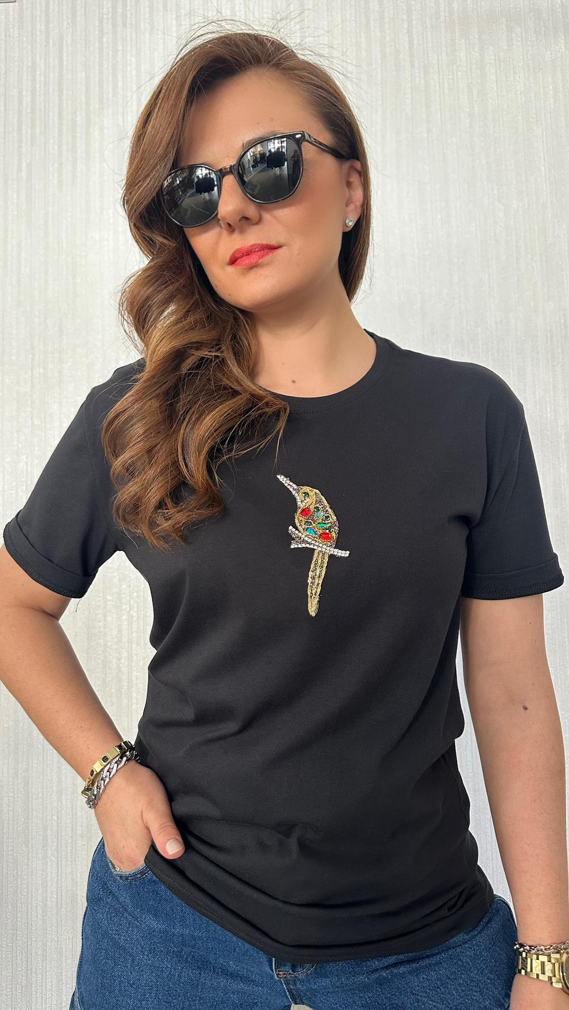 renkli taş papağan siyah tshirt