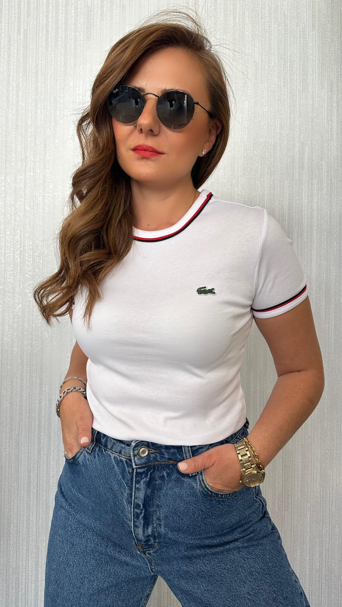 yaka kol biye beyaz tshirt
