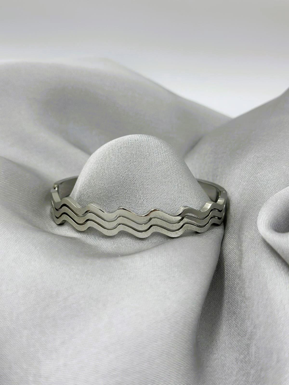 Dalgalı Kelepçe Silver