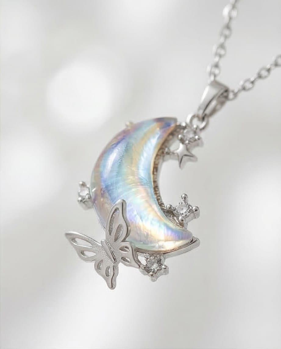 Kelebek Sarkıtlı Ay Kolye Silver