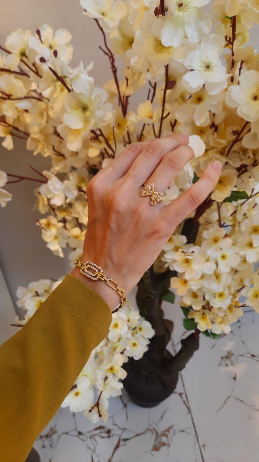 ORTASI TAŞLI DİKDÖRTGEN BİLEKLİK