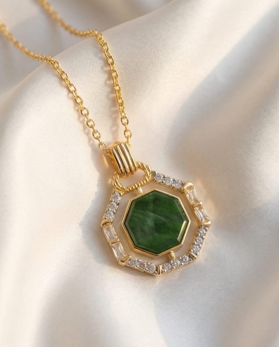 Yeşil Köşegen Kolye