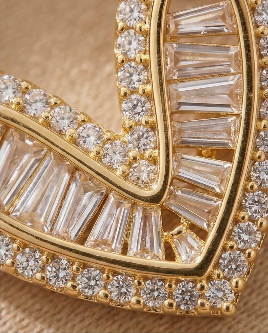 Çizgili-Taşlı Kalp Kolye