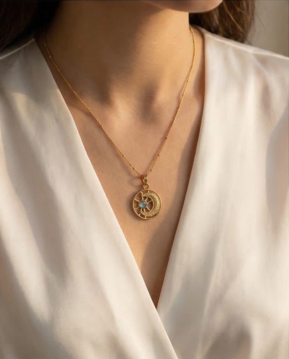 Mavi Taşlı Güneş Ay Kolye