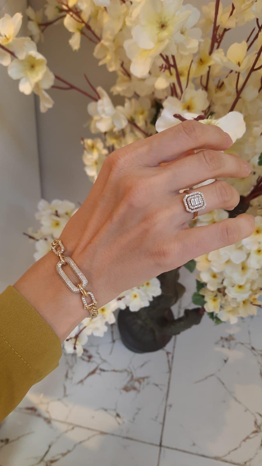 ORTASI OVAL İNCE GURMET BİLEKLİK