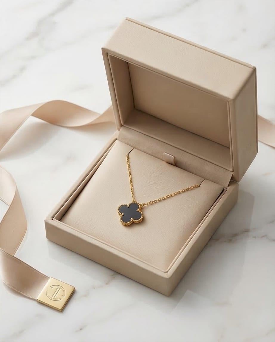 Tekli Siyah Van Cleef Kolye