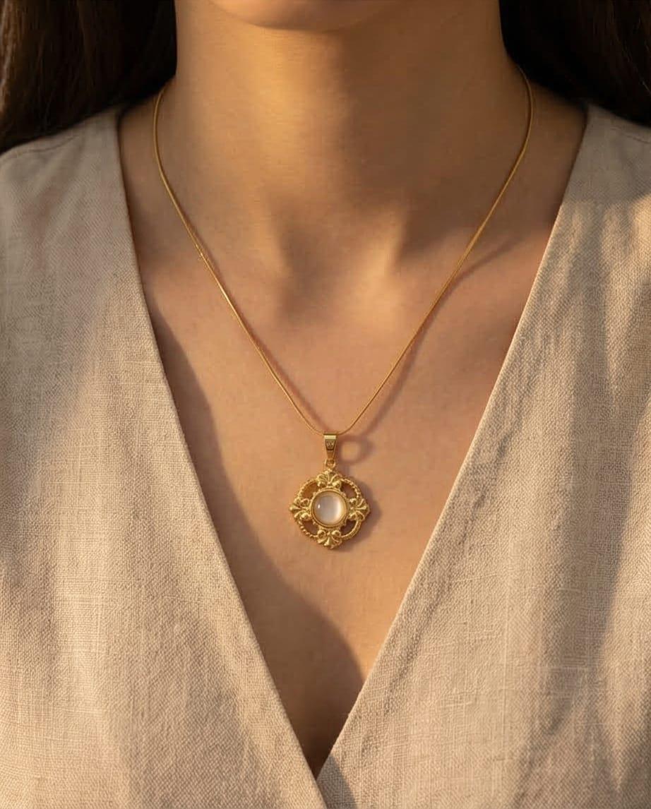 Vintage Çerçeve Kolye Ekru