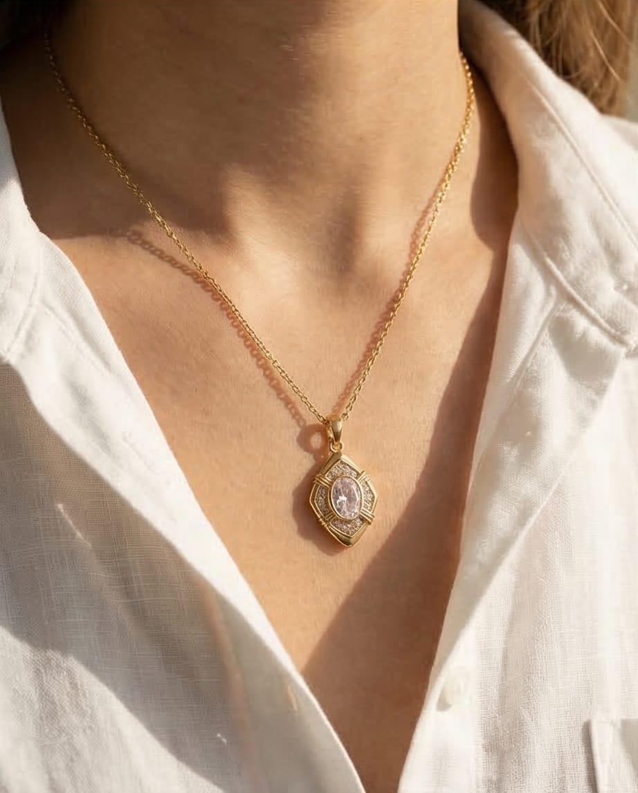 Vintage Model Oval Zirkon Taş Kolye