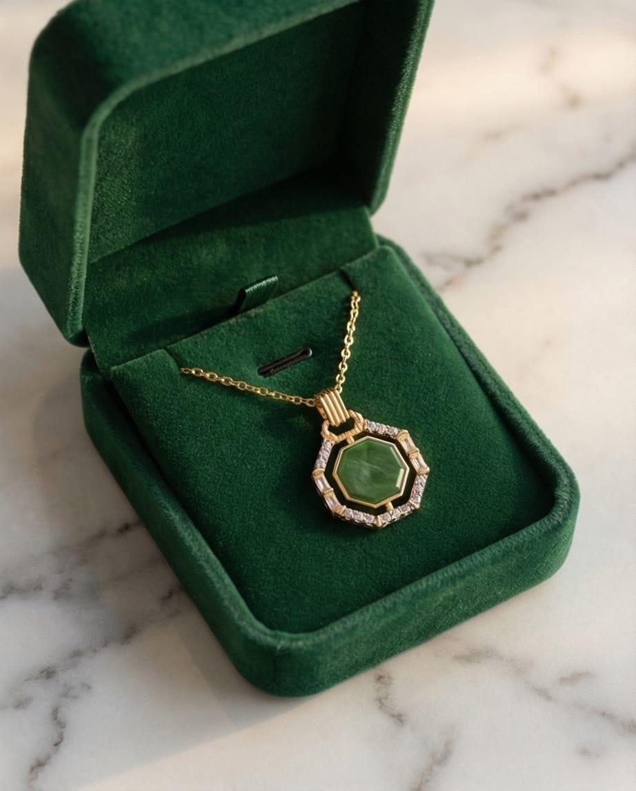 Yeşil Köşegen Kolye