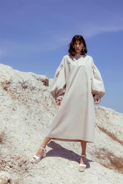  Hemera Stone Collar Zippered Midi Dress