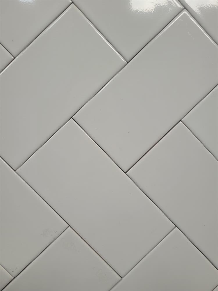 SERAMİKSAN GLOSSY BEYAZ 10*20CM 2.KALİTE ENDÜSTRİYEL SERAMİK 0.92M2 1 KUTU