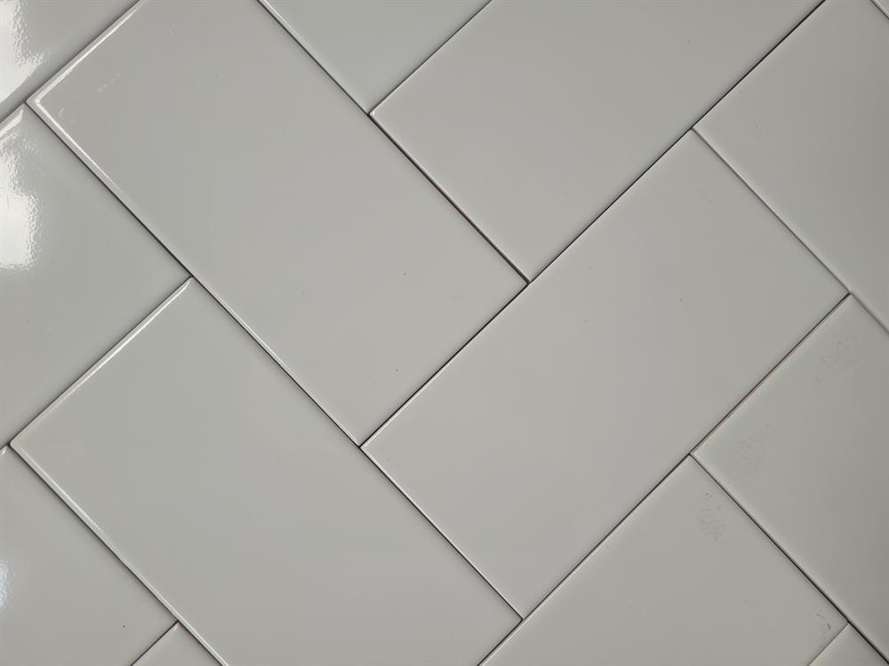 SERAMİKSAN GLOSSY BEYAZ 10*20CM 2.KALİTE ENDÜSTRİYEL SERAMİK 0.92M2 1 KUTU