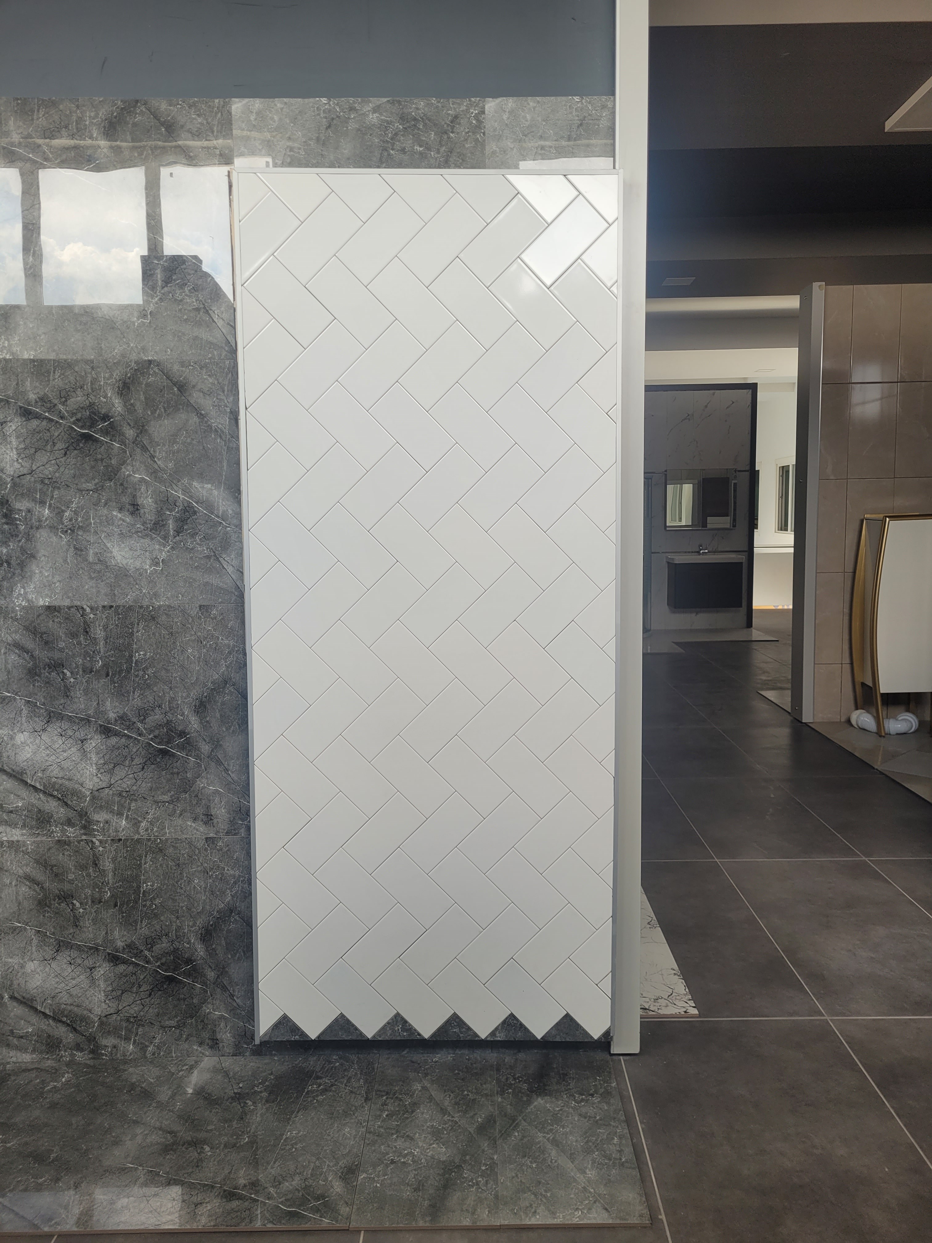 SERAMİKSAN GLOSSY BEYAZ 10*20CM 2.KALİTE ENDÜSTRİYEL SERAMİK 0.92M2 1 KUTU