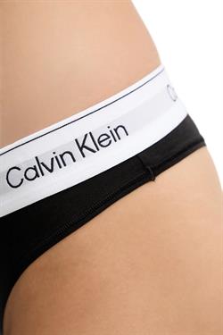 Calvin Klein Kadın Brazilian Külot LV00QF8522