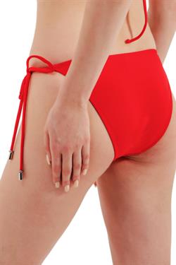 Zeki Aksesuar Detaylı Kırmızı Bikini Alt 