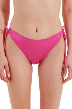 Zeki Aksesuar Detaylı Pembe Bikini Alt 