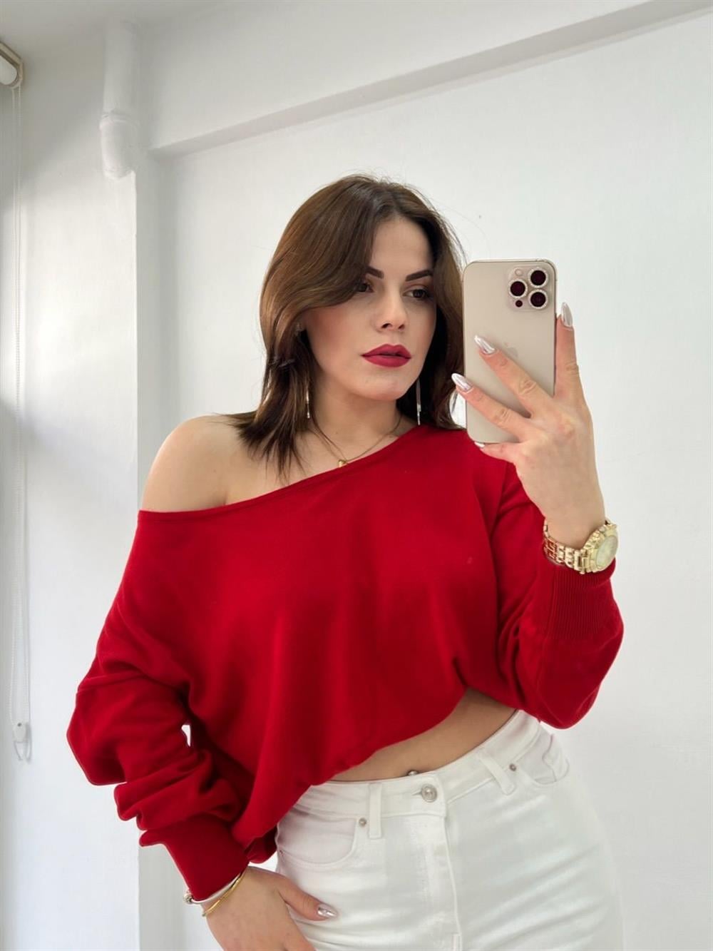 Kirmizi Tek Omuz Tri̇ko