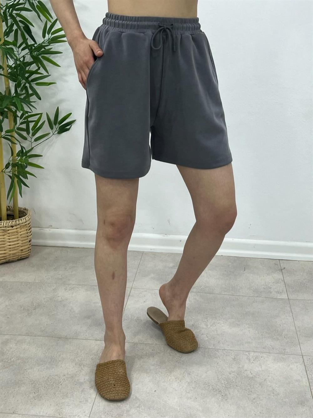 Beli Lastikli Gri̇ Şort