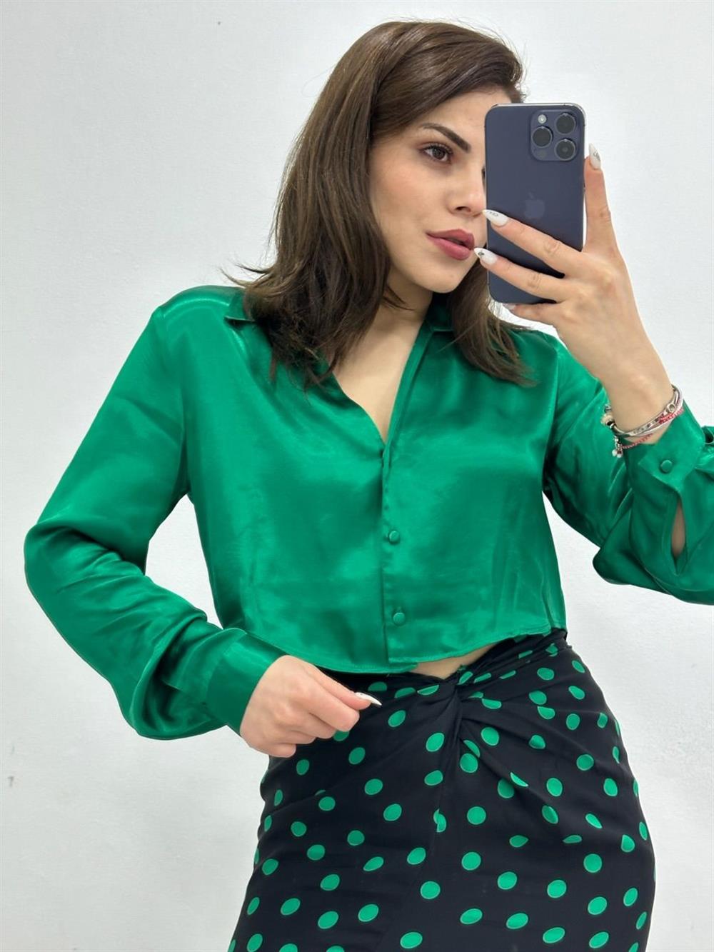 Yeşi̇l Kisa Saten Gömlek