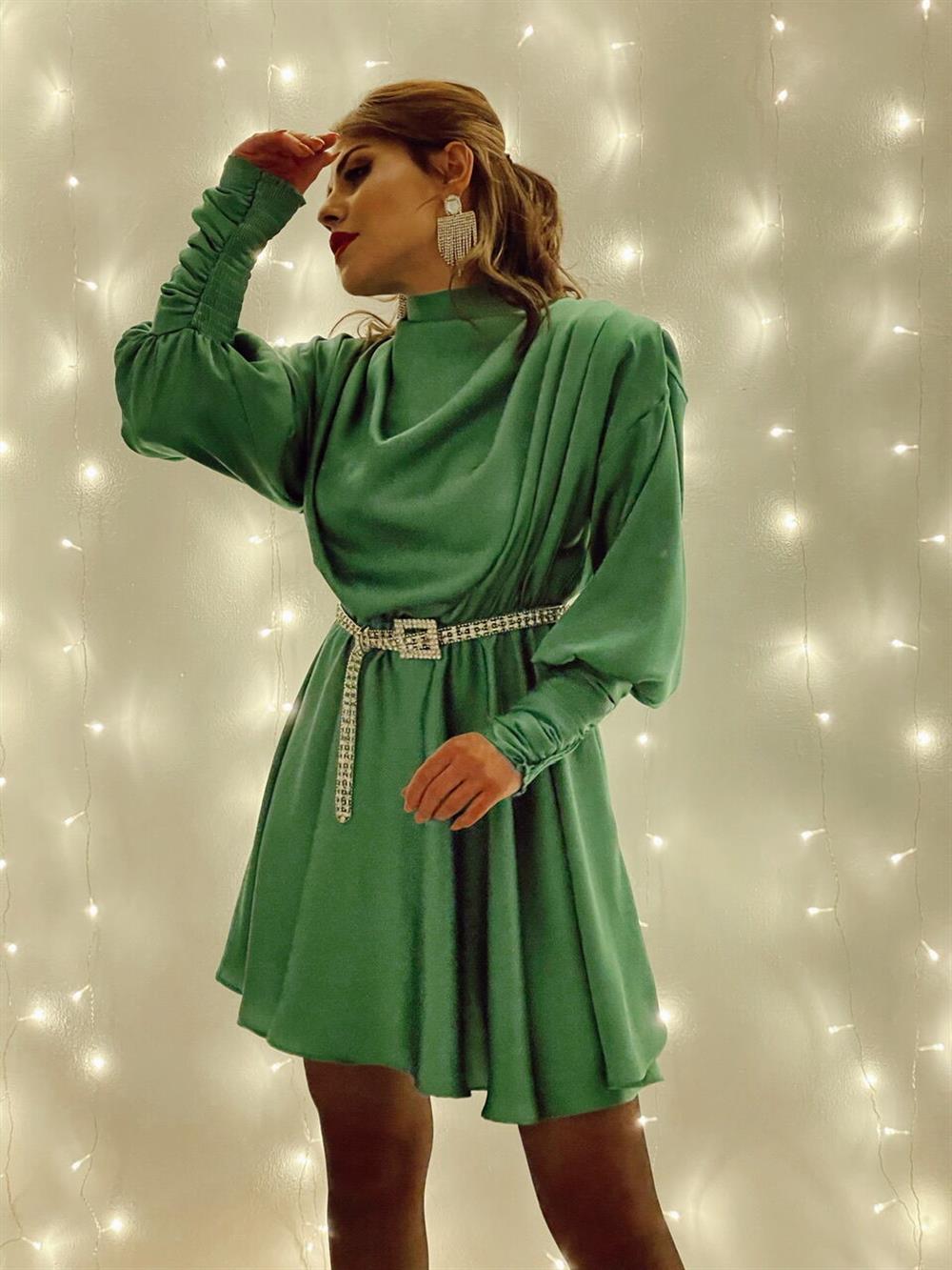Yeşi̇l Saten Elbi̇se