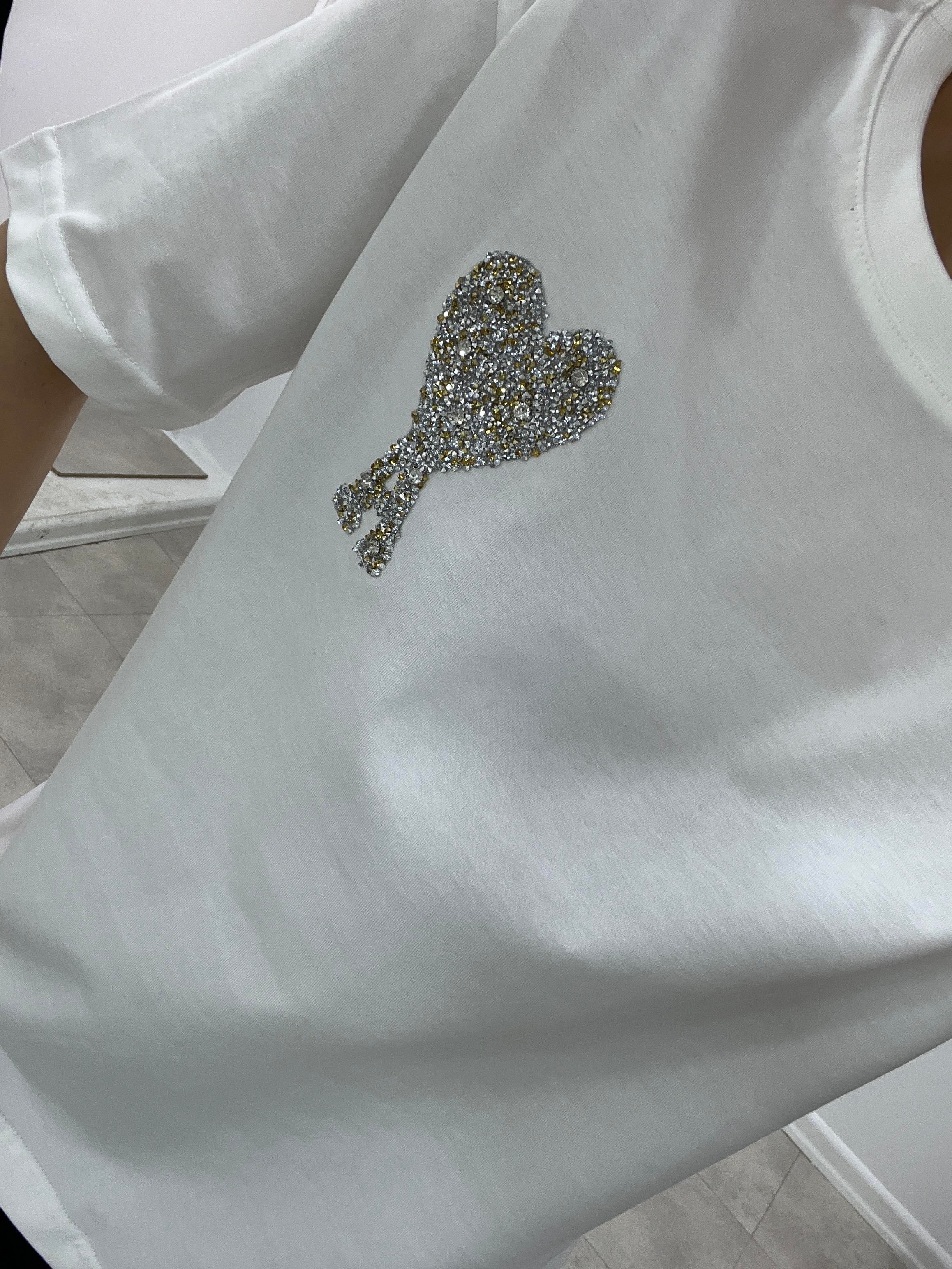 A Yazili Gold Taşli Beyaz Tshi̇rt