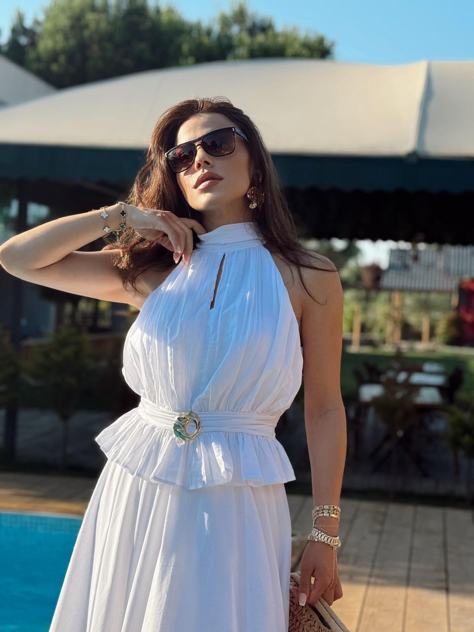 AKSESUAR DETAYLI ETEKLİ BEYAZ TAKIM