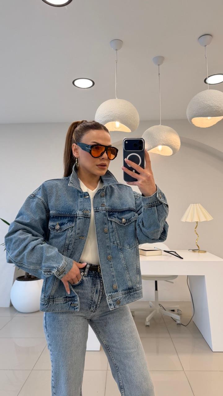 ARKASI İŞLEME YAZILI DENIM CEKET