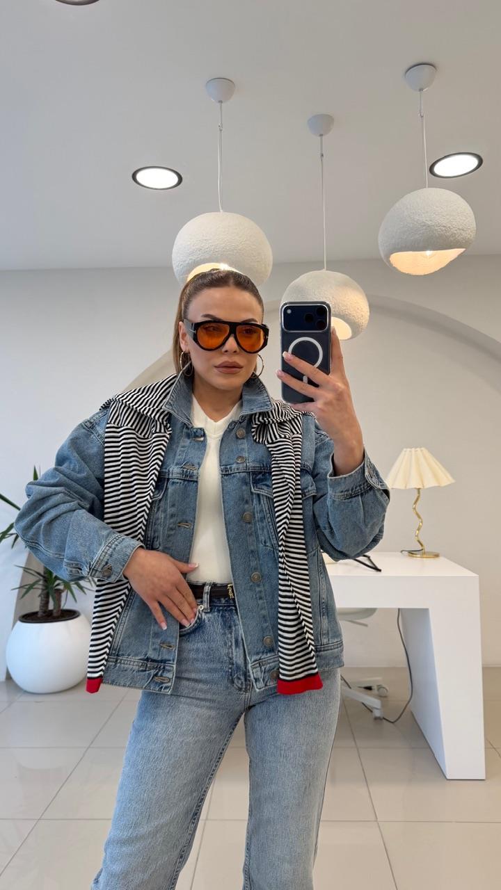 ARKASI İŞLEME YAZILI DENIM CEKET