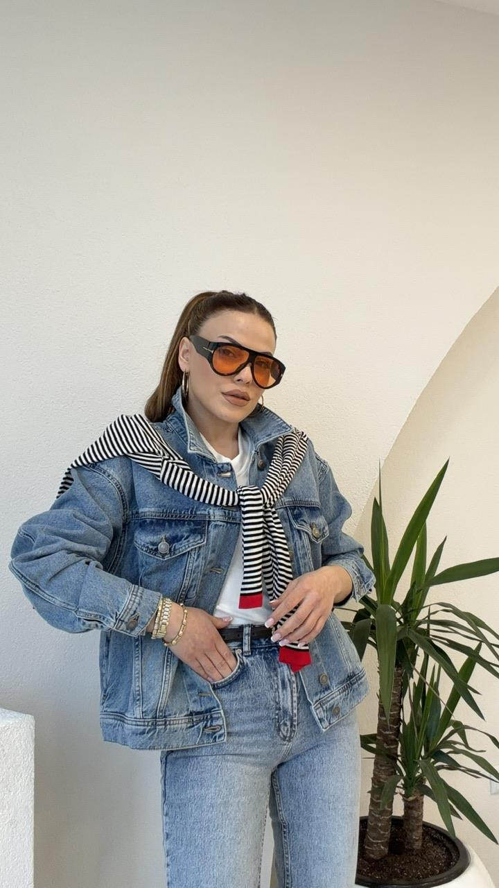 ARKASI İŞLEME YAZILI DENIM CEKET