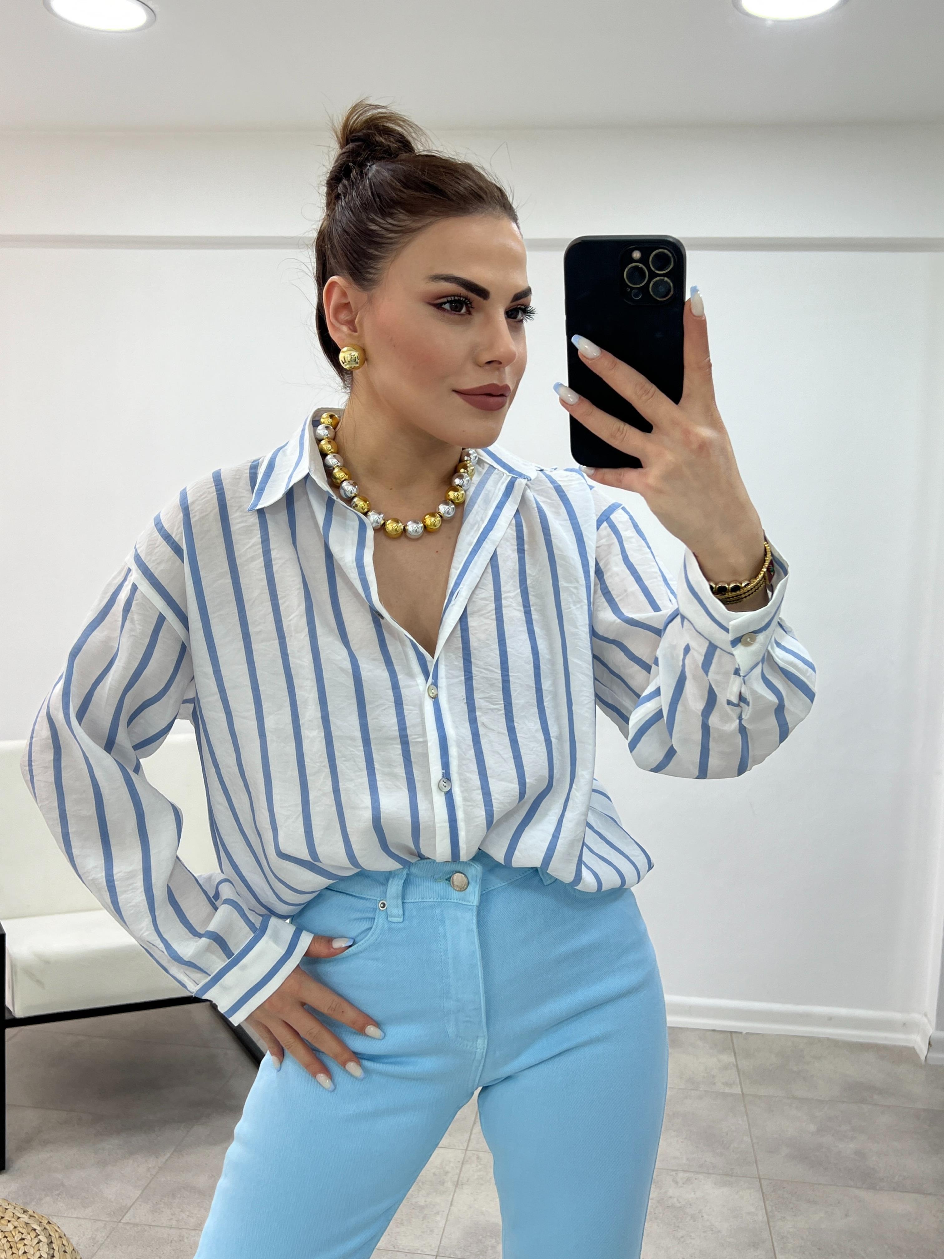 Beyaz Üzeri̇ Bebe Mavi̇ Çi̇zgi̇li̇  Gömlek