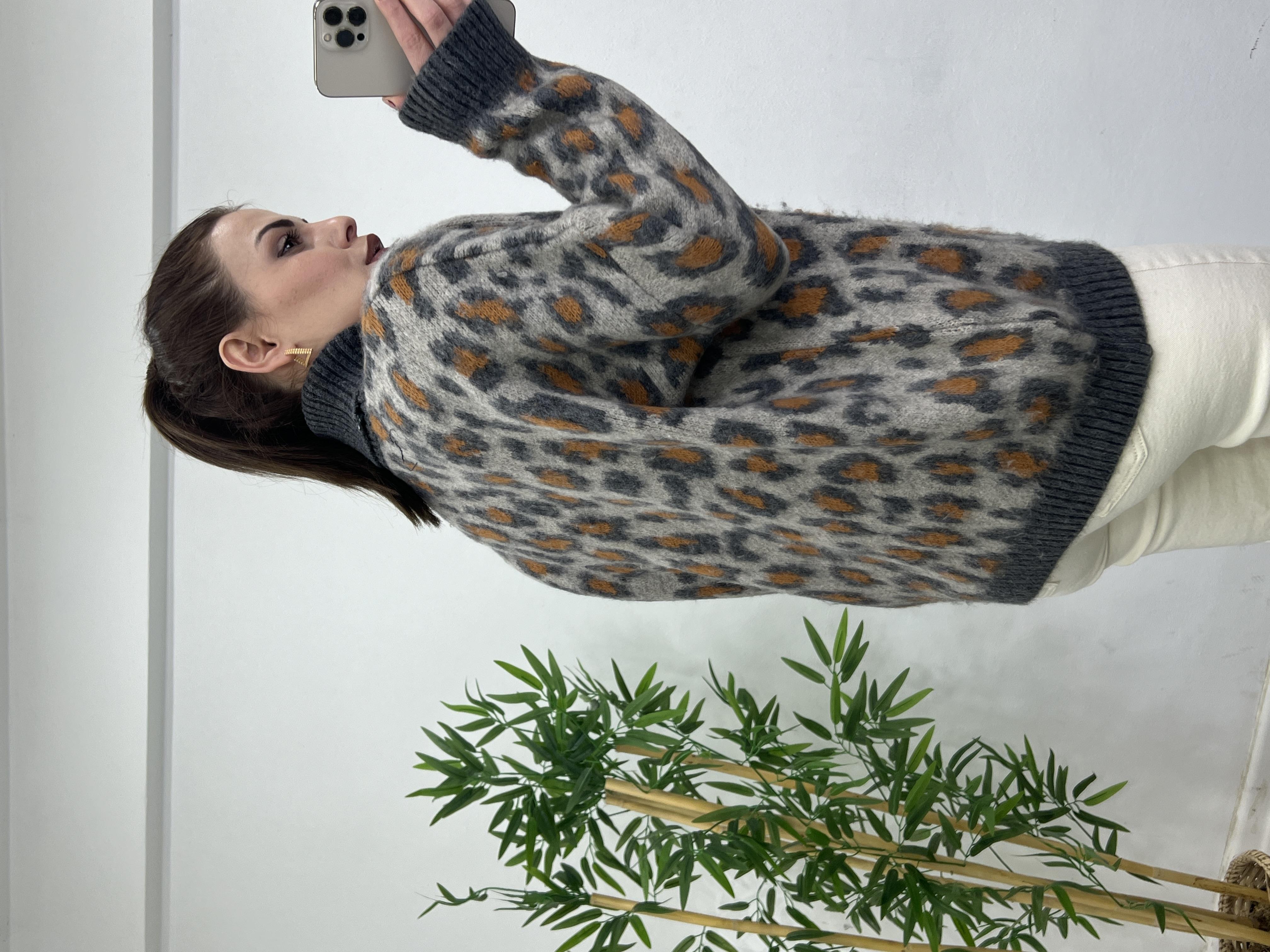 Boğazli Leopar Desenli̇ Kazak