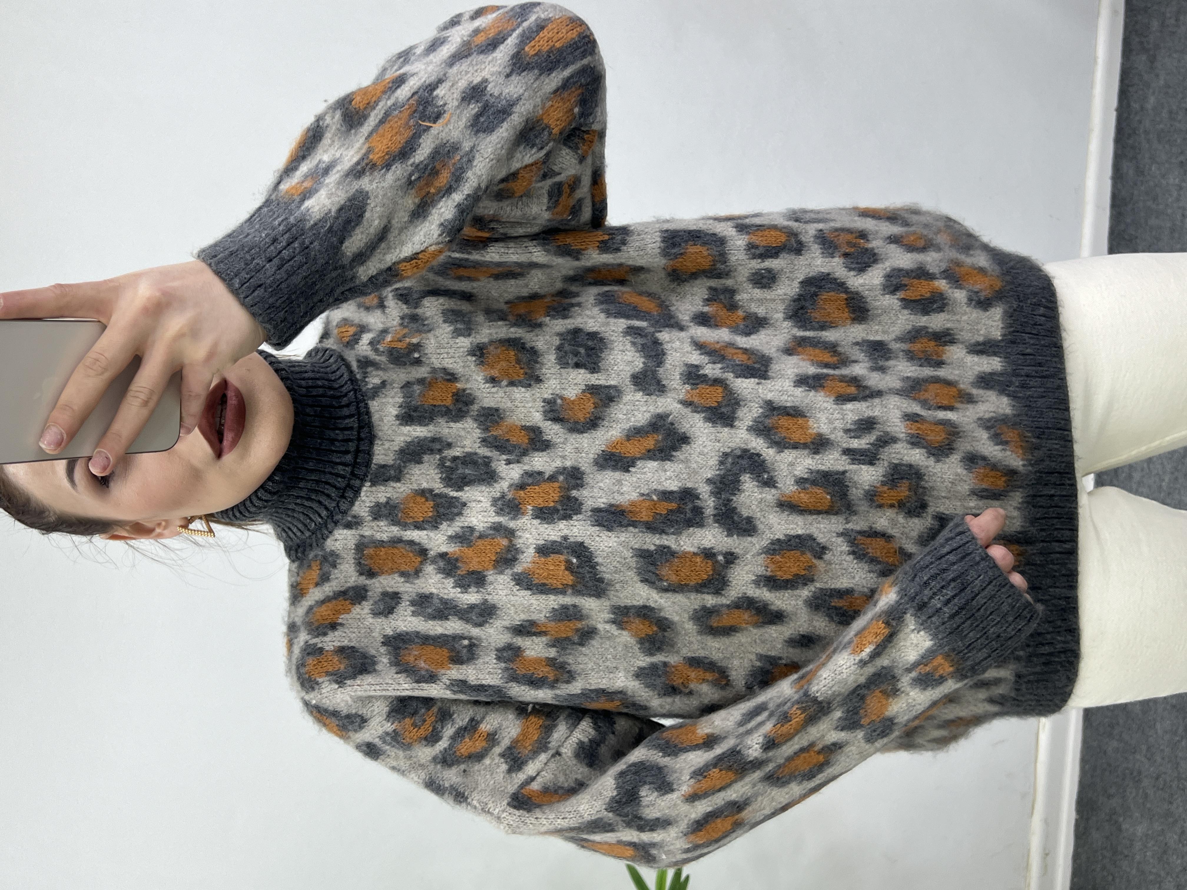 Boğazli Leopar Desenli̇ Kazak