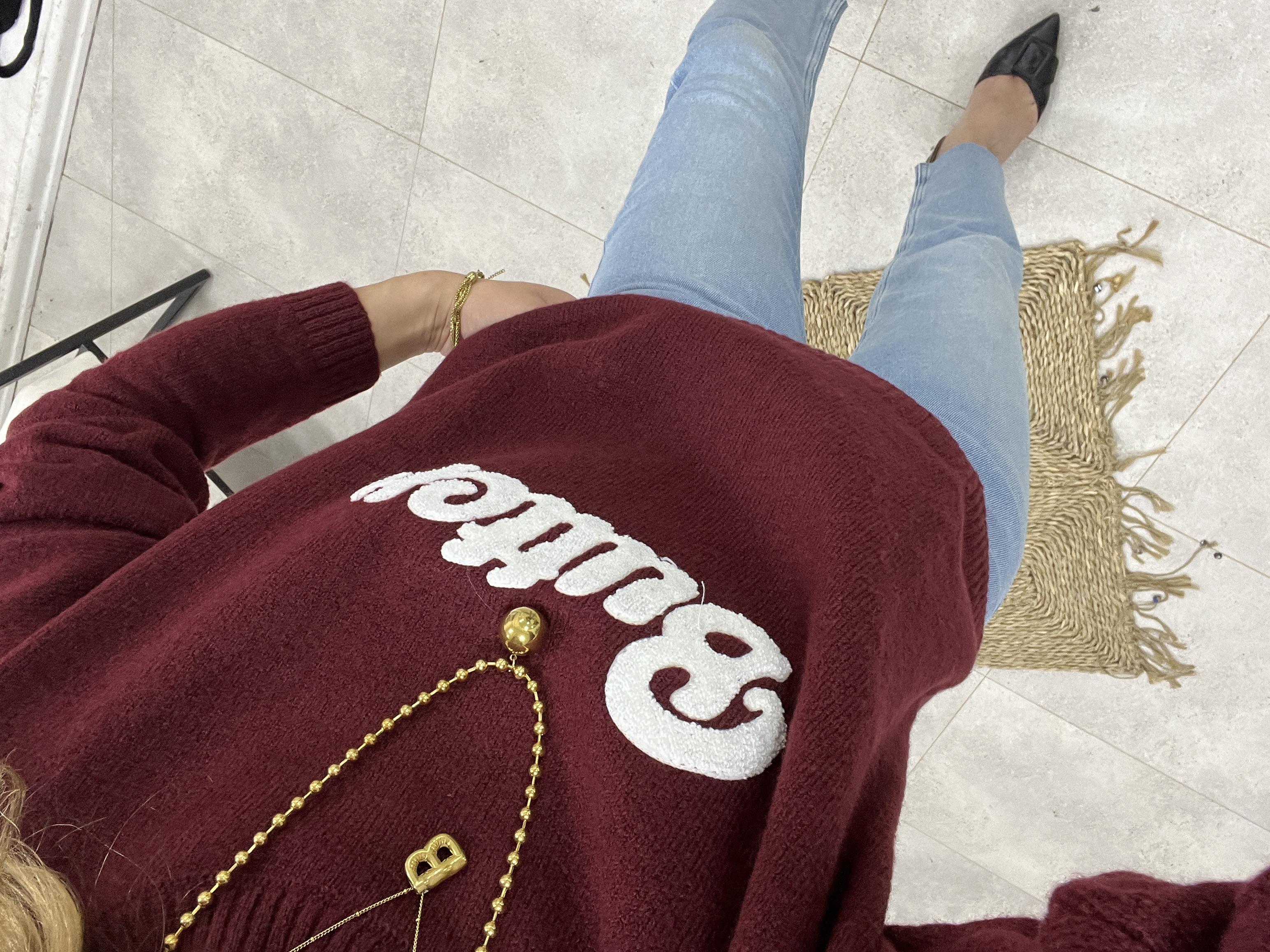 Bordo Yazili Tri̇ko Kazak