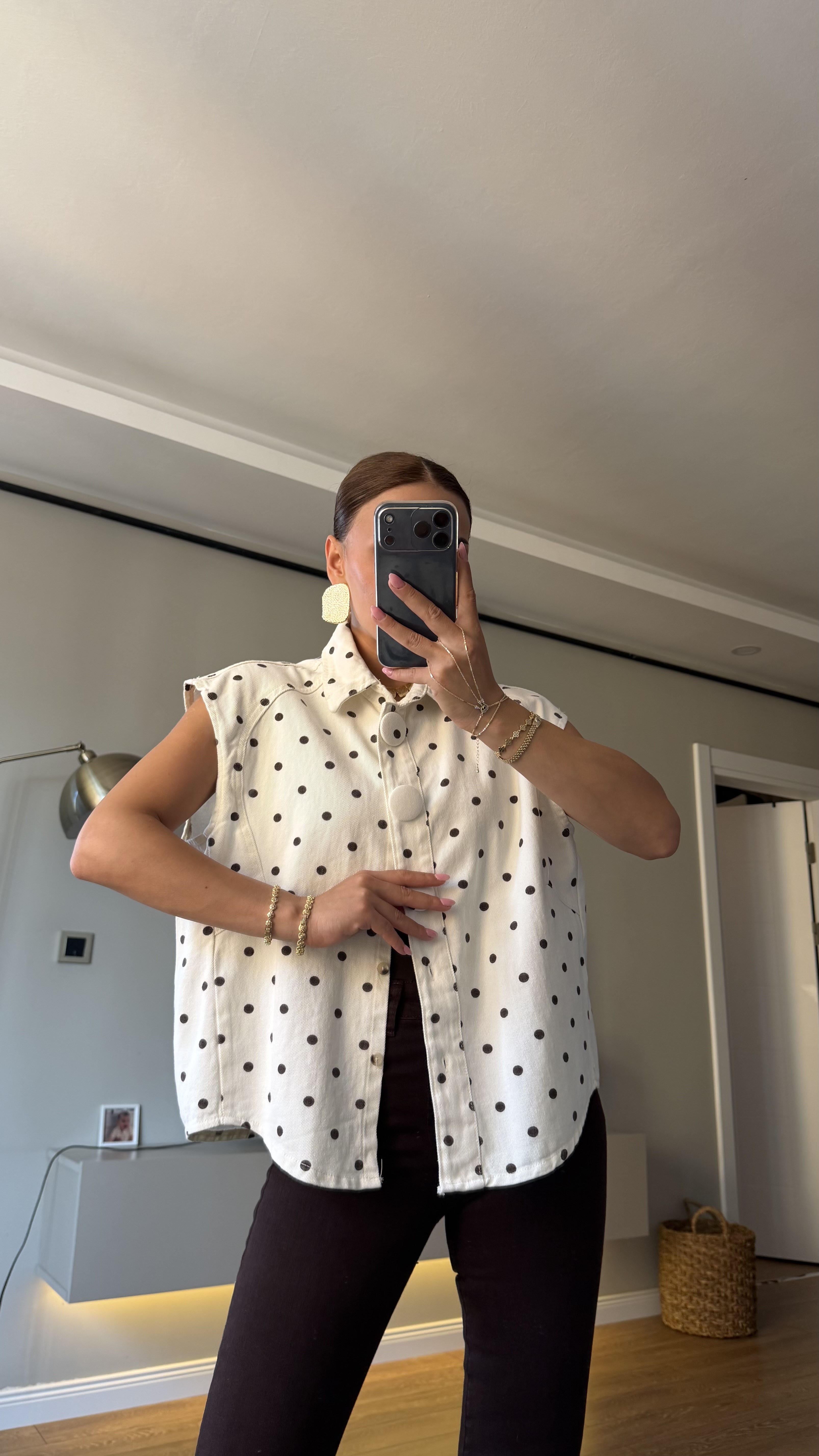Büyük Düğmeli Puantiyeli Oversize Kolsuz Yelek