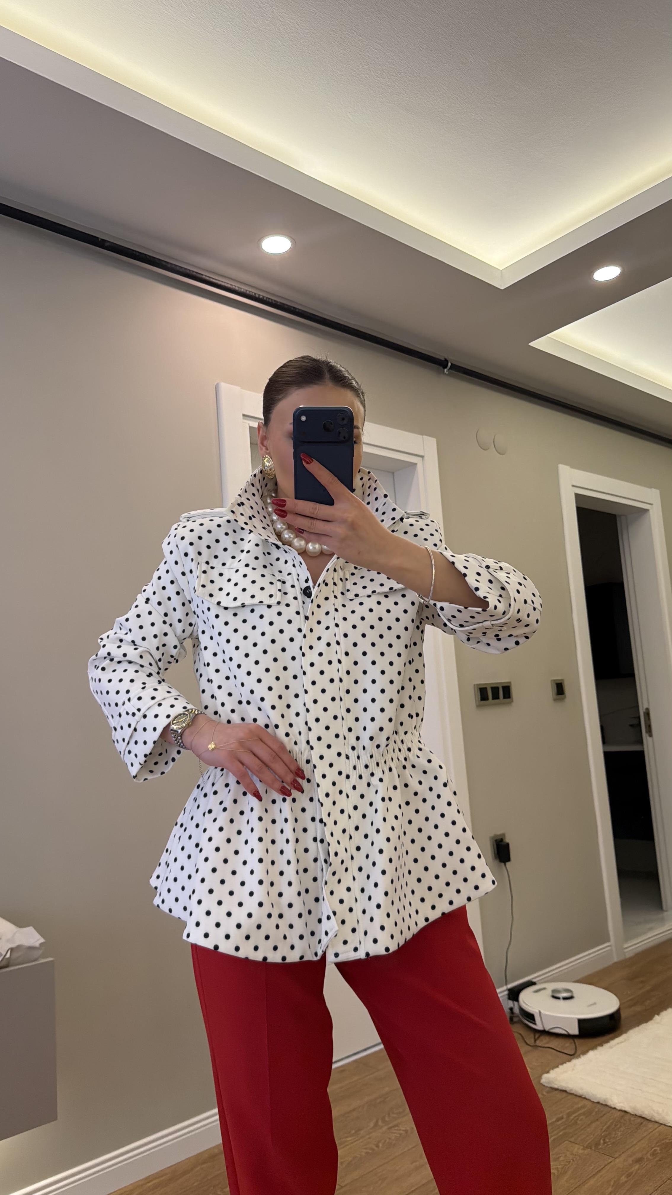 Dik Yaka Omuzları Vatkalı Puanlı Ceket