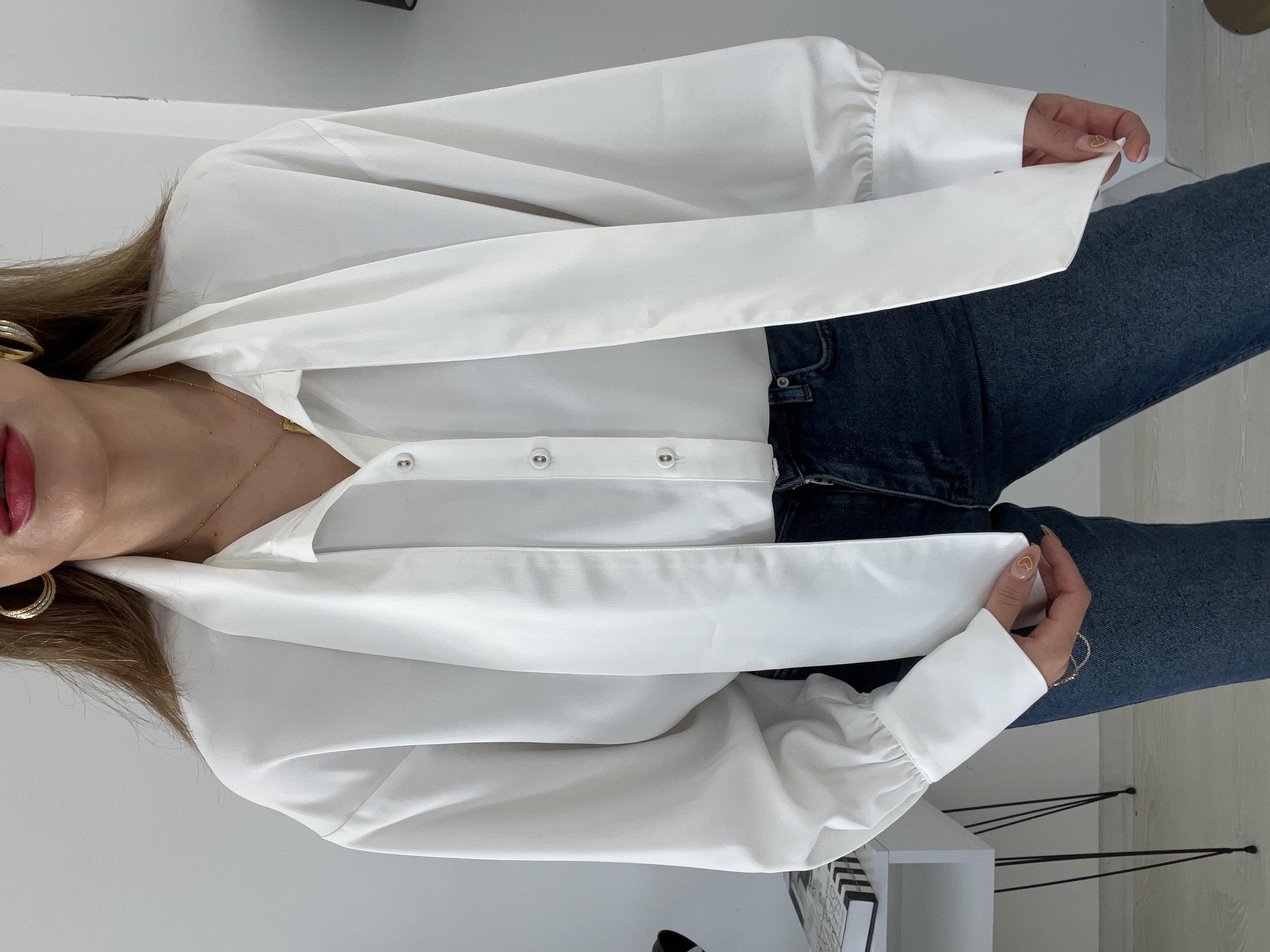 Ekru Fular Detayli Saten Gömlek