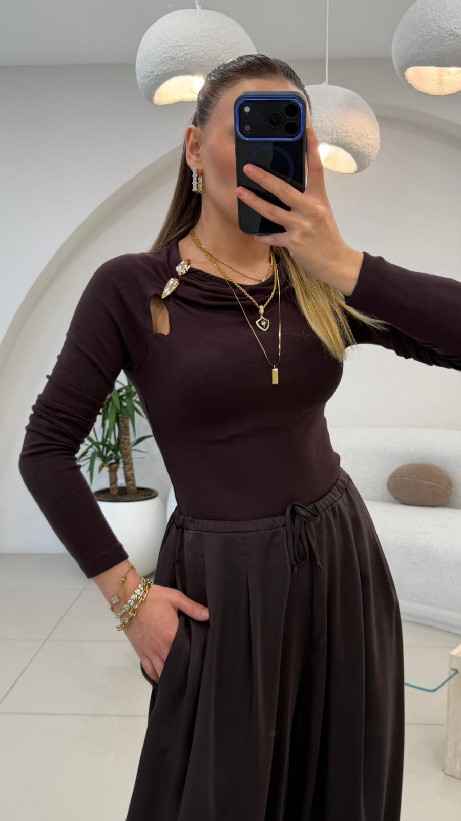 GOLD AKSESUARLI BLUZ KAHVE