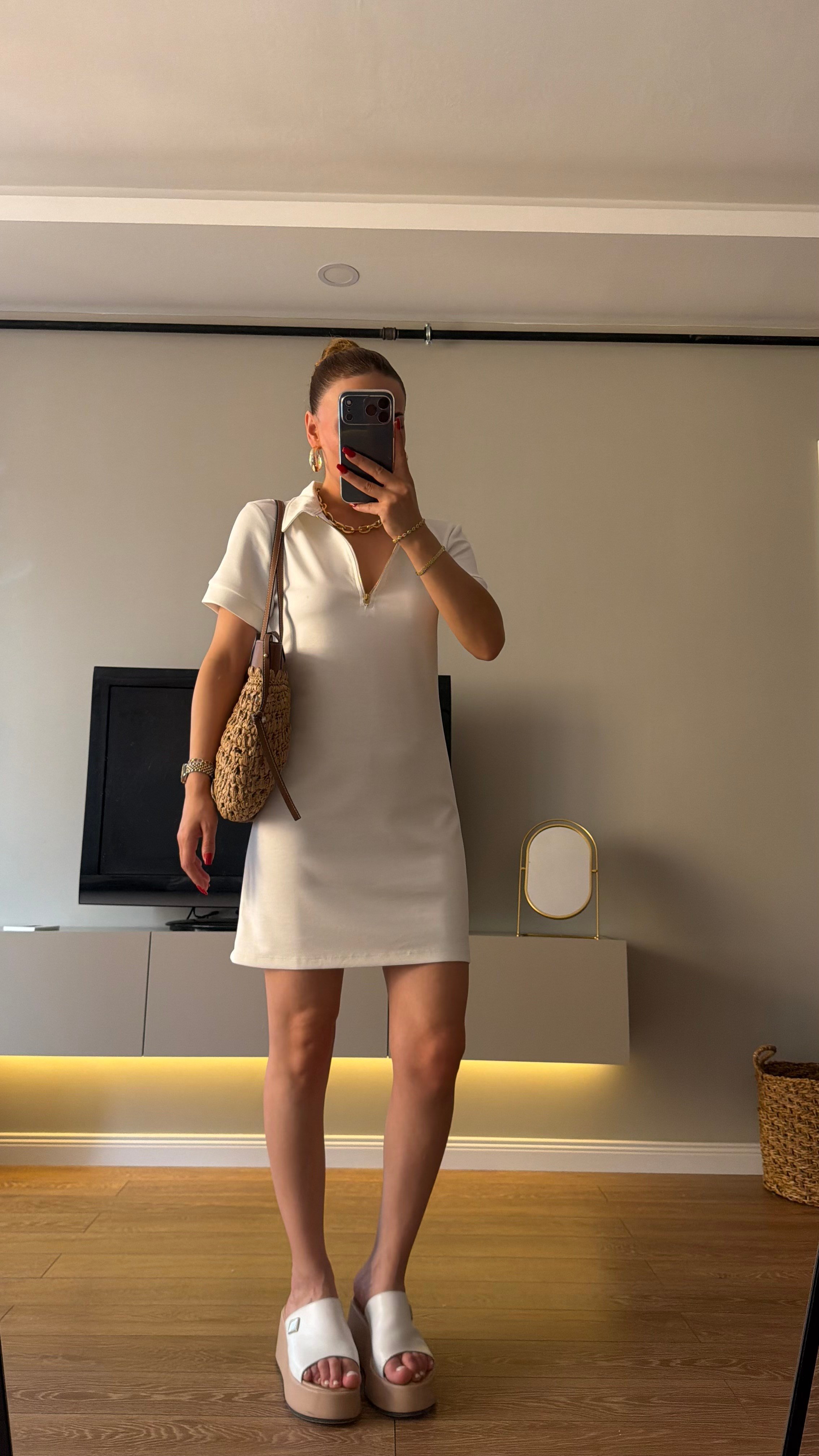 Gold Fermuarlı Polo Yaka Elbise Beyaz 