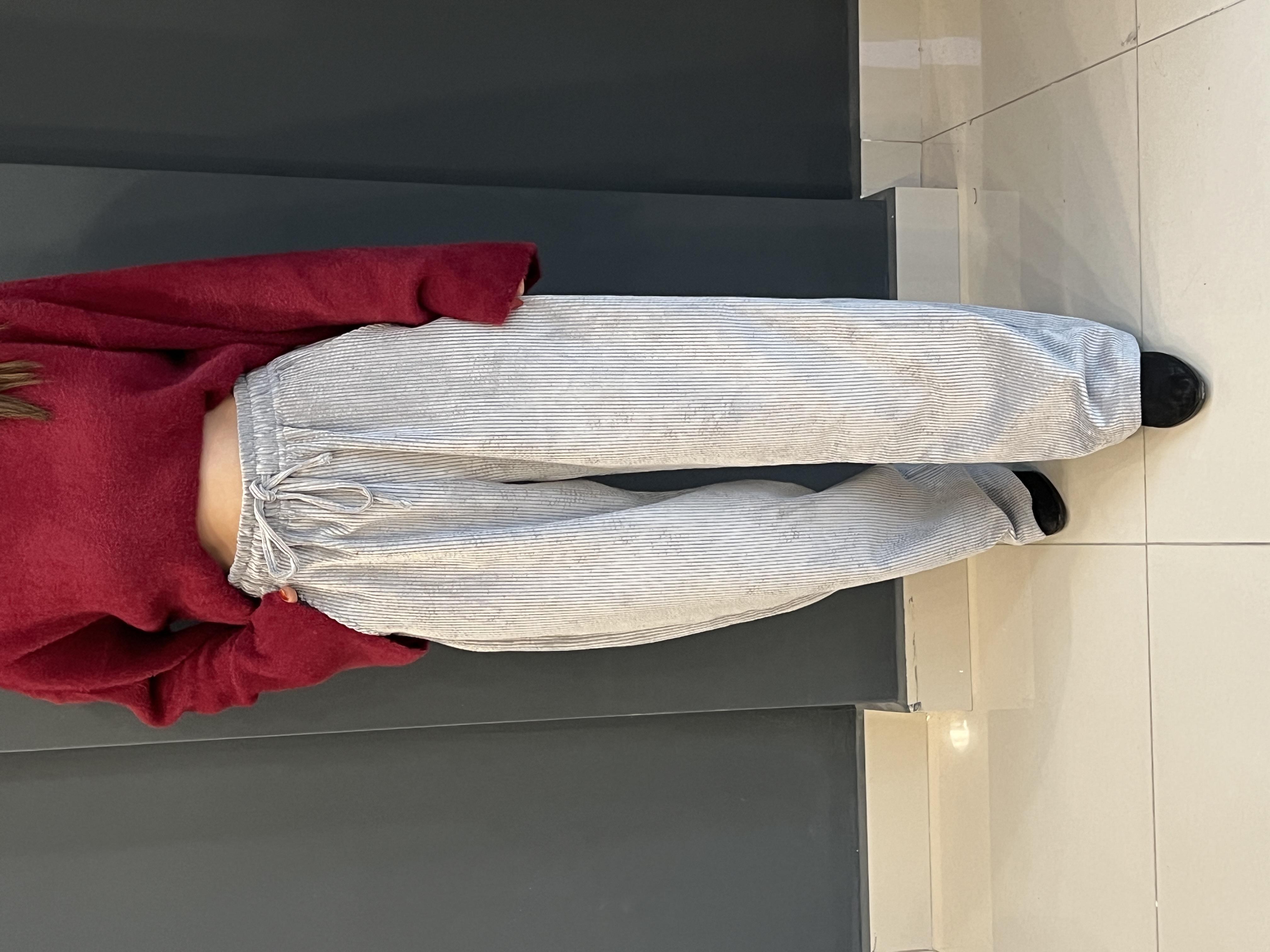 Gri̇ Beli̇ Lasti̇kli̇ Fi̇ti̇lli̇ Kadi̇fe Pantolon