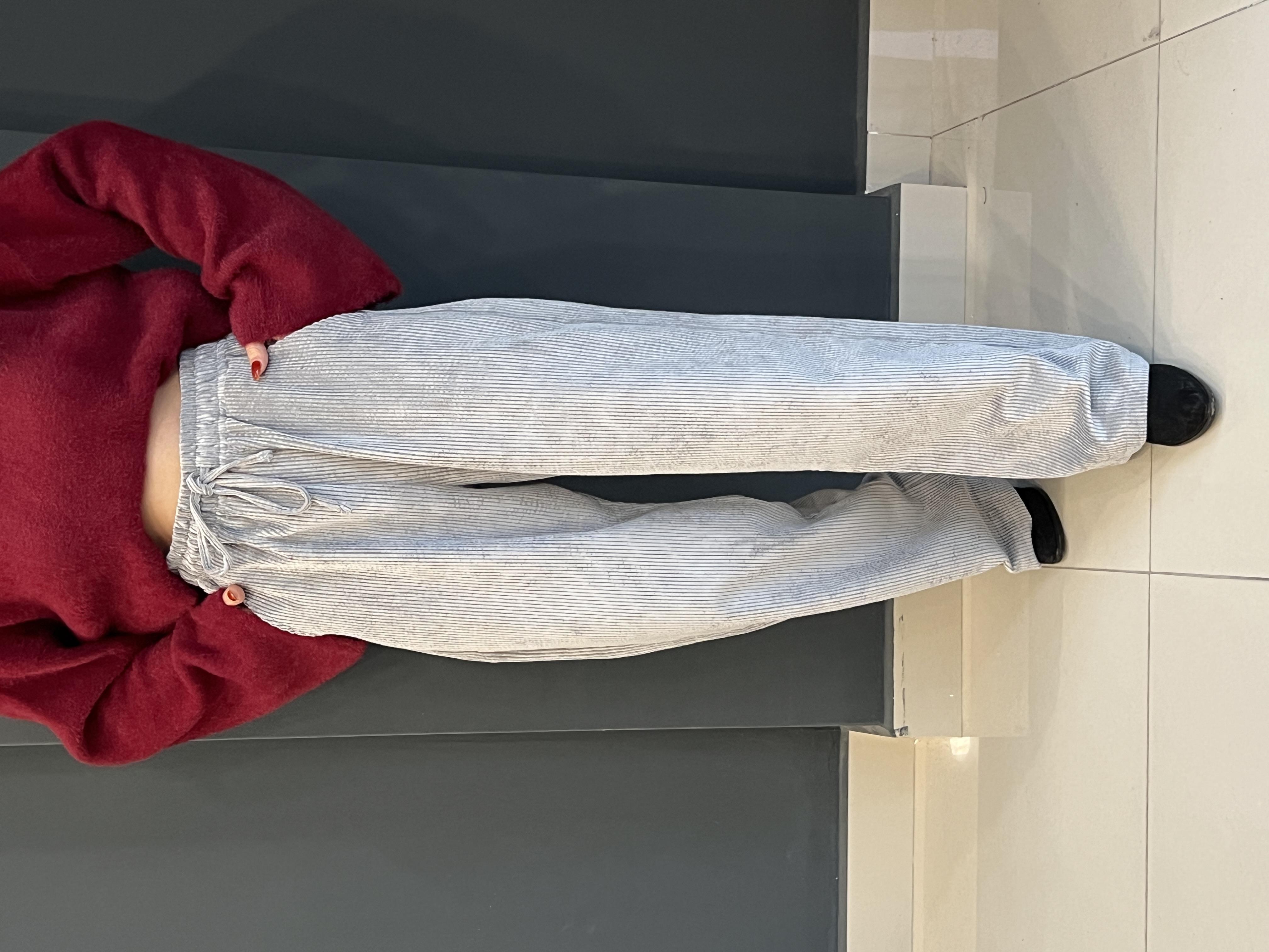 Gri̇ Beli̇ Lasti̇kli̇ Fi̇ti̇lli̇ Kadi̇fe Pantolon