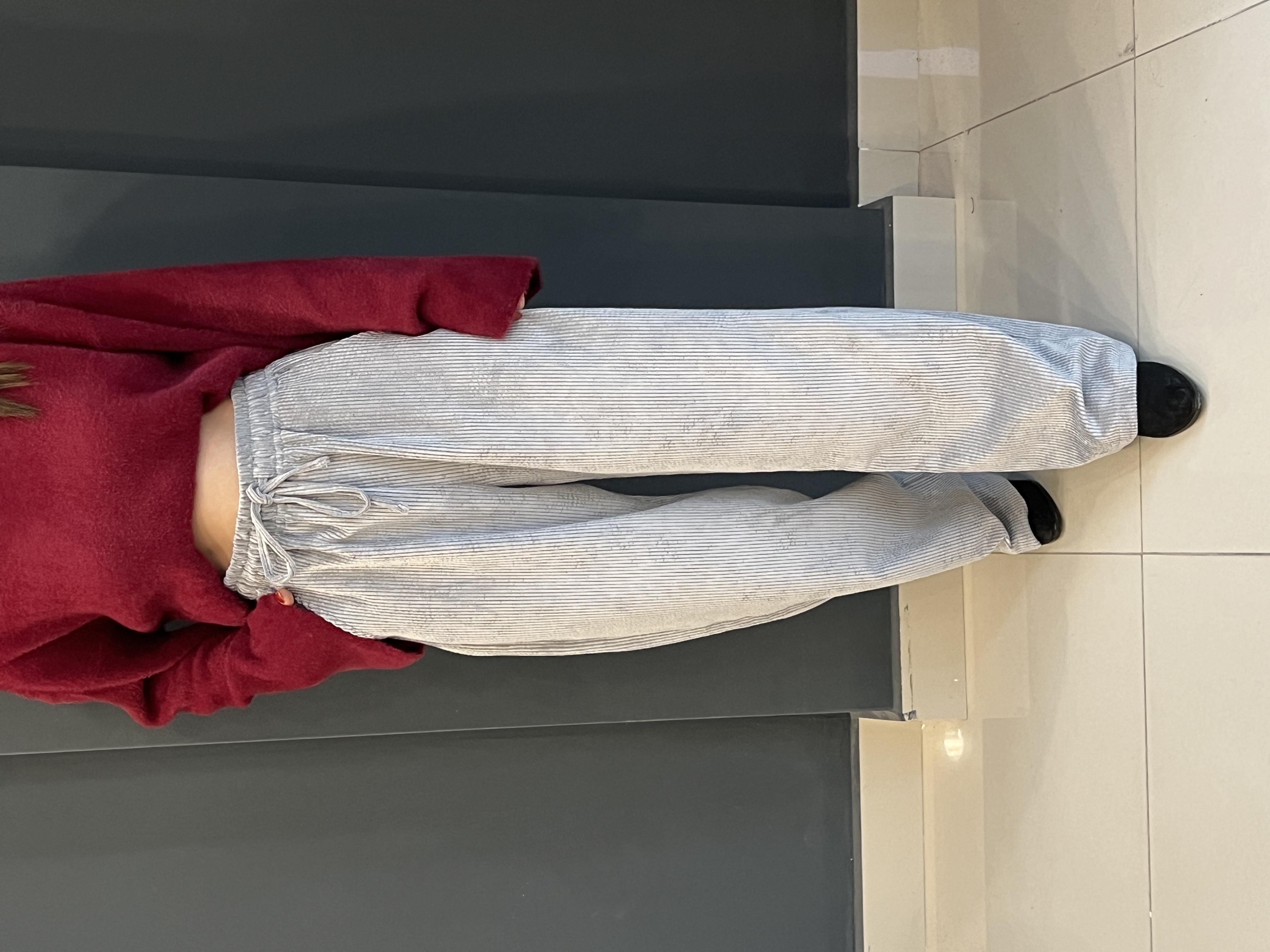 Gri̇ Beli̇ Lasti̇kli̇ Fi̇ti̇lli̇ Kadi̇fe Pantolon