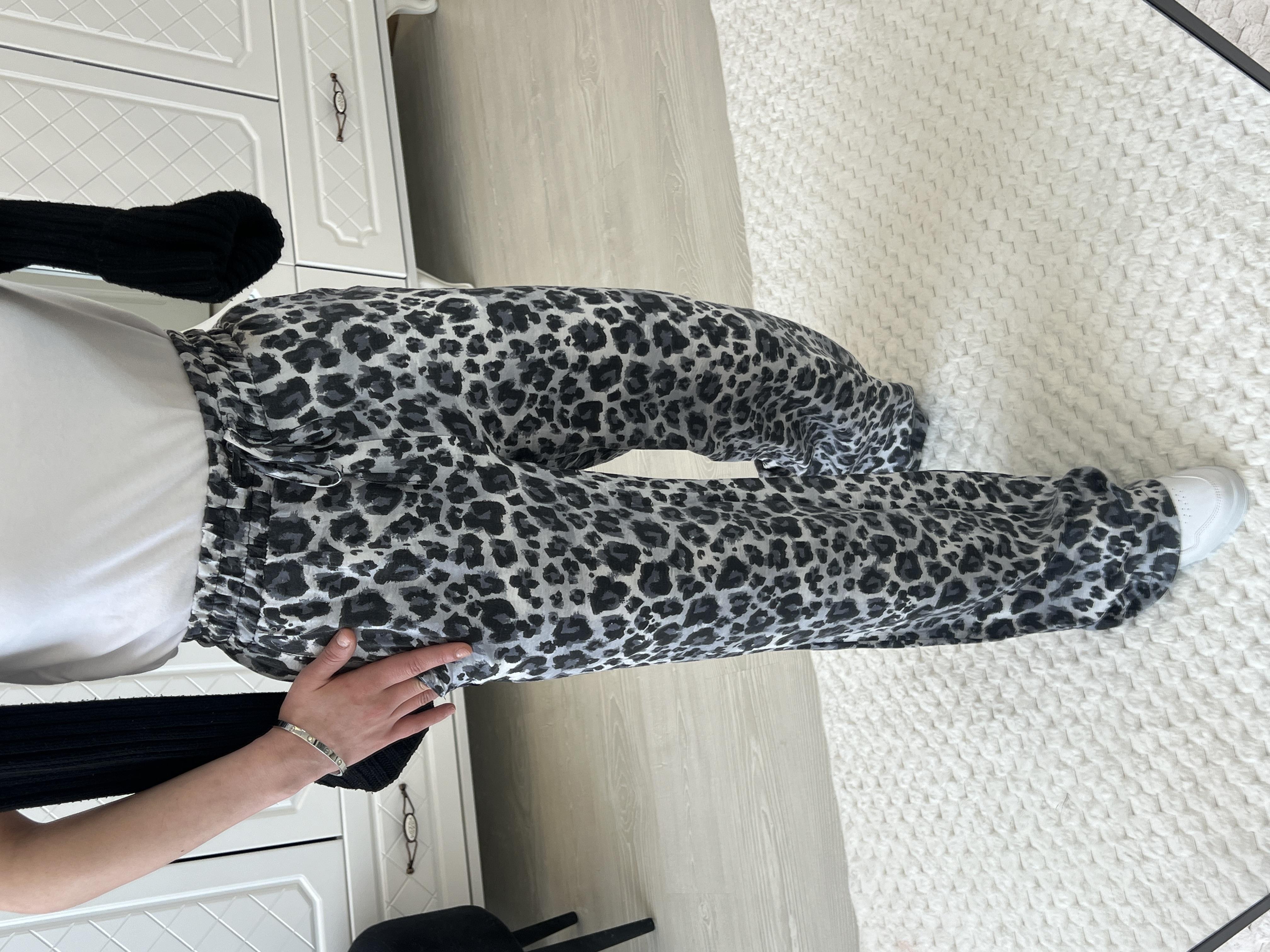 Gri̇ Leopar Desenli̇ Pantolon