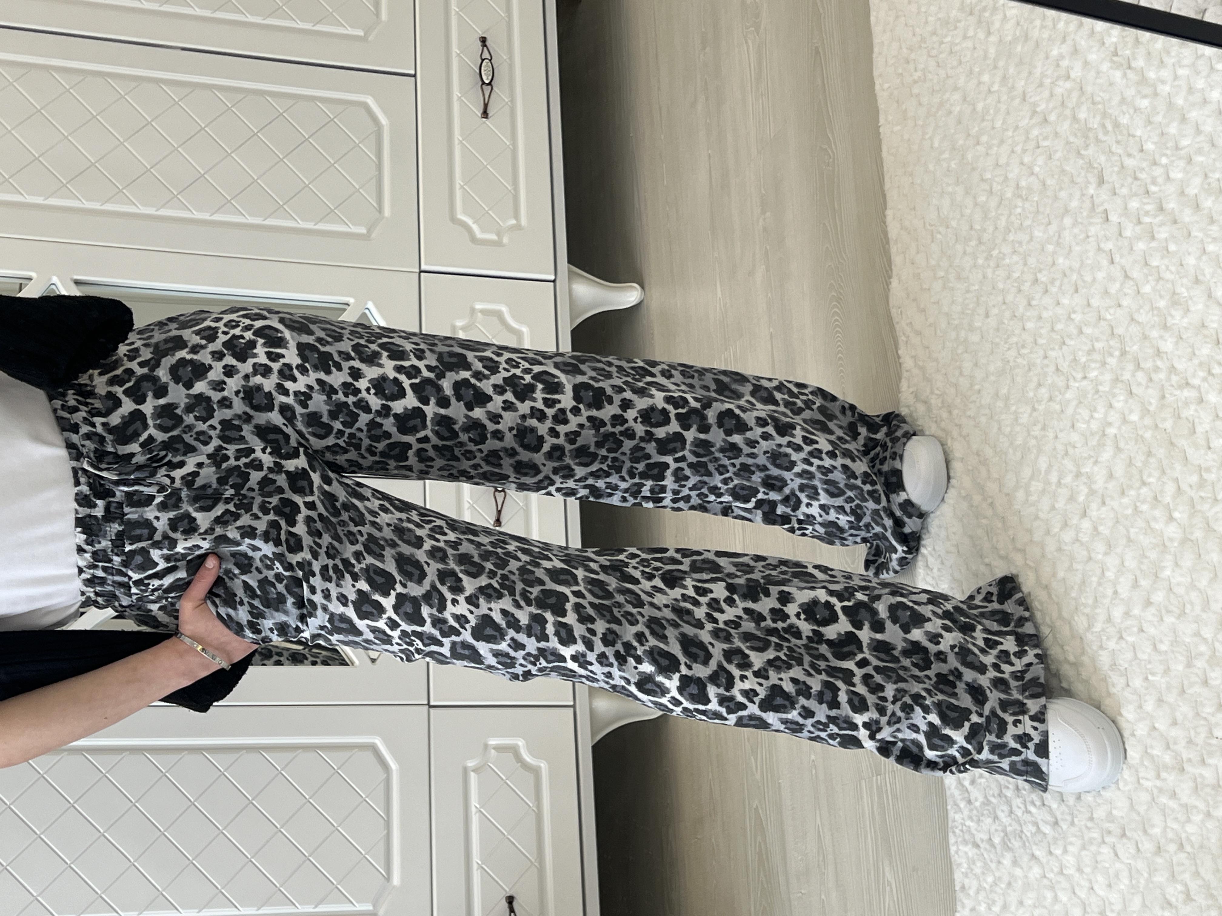 Gri̇ Leopar Desenli̇ Pantolon