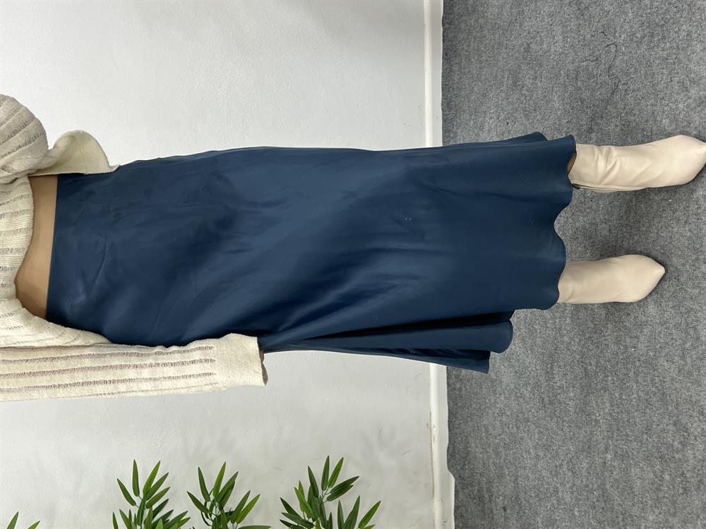Indigo Mavi̇ Renk Saten Etek