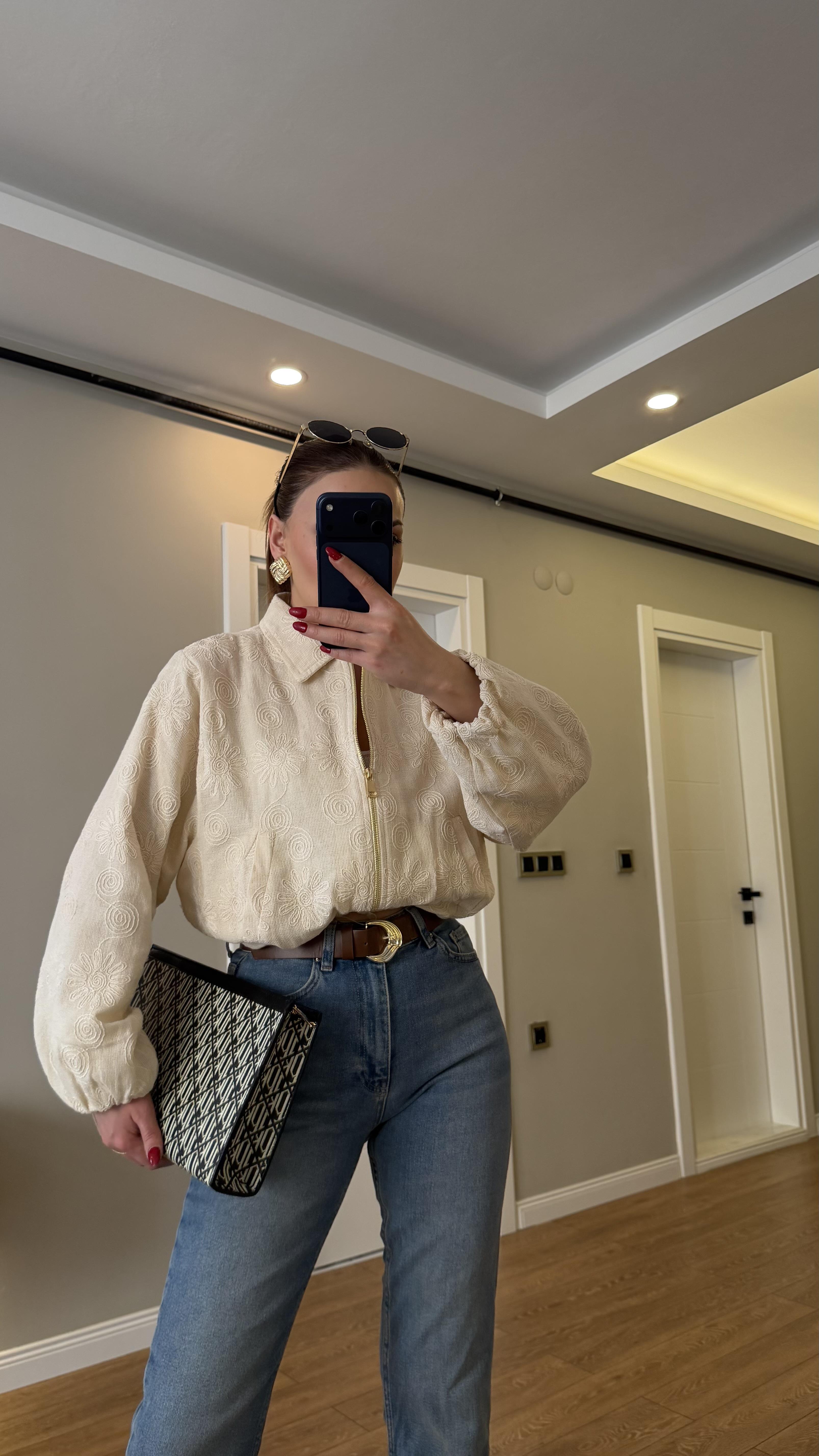 İŞLEMELİ PAMUK KETEN BOMBER