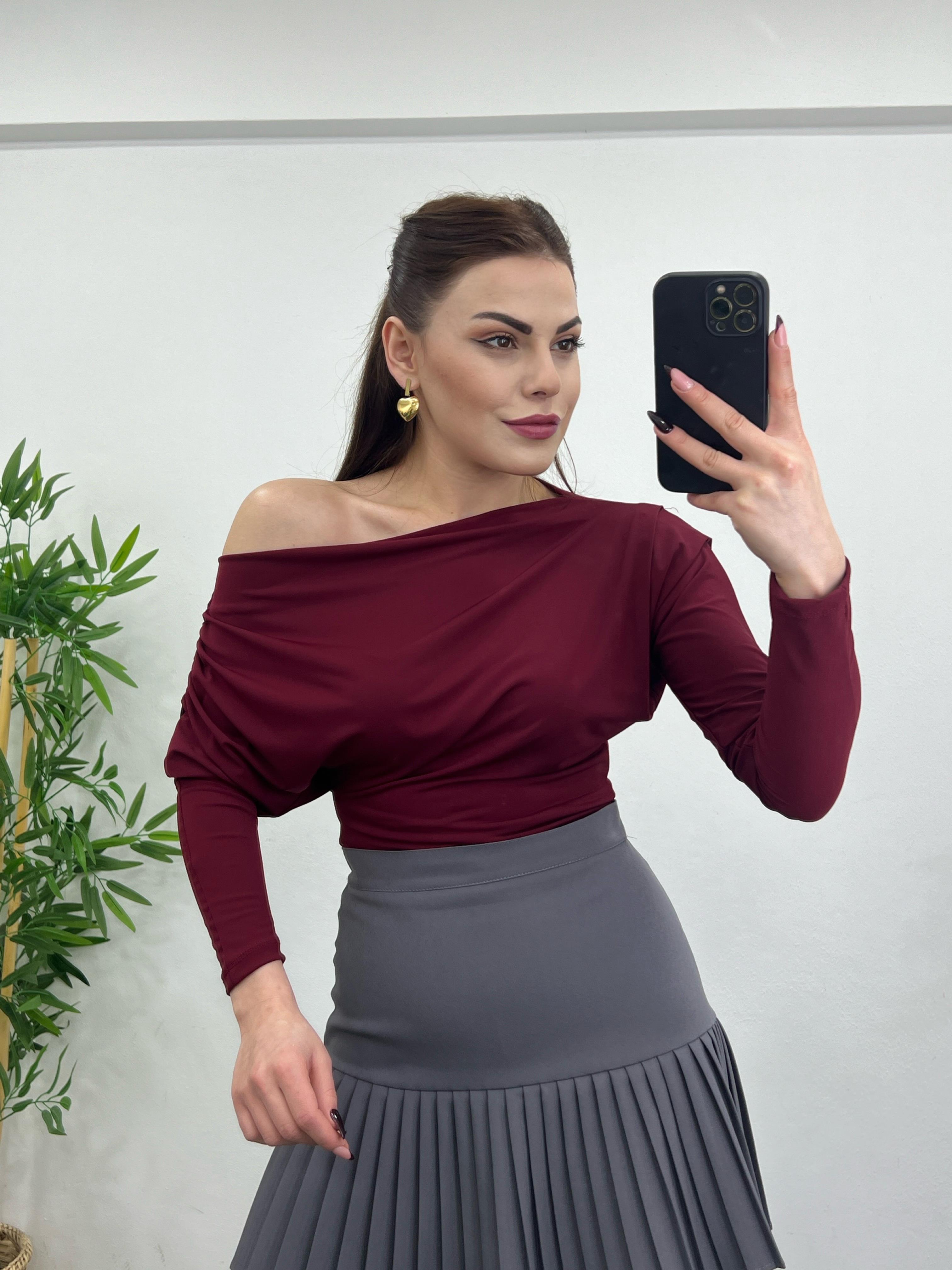Kayik Yaka Drapeli̇ Li̇krali Tasarim Bluz Bordo