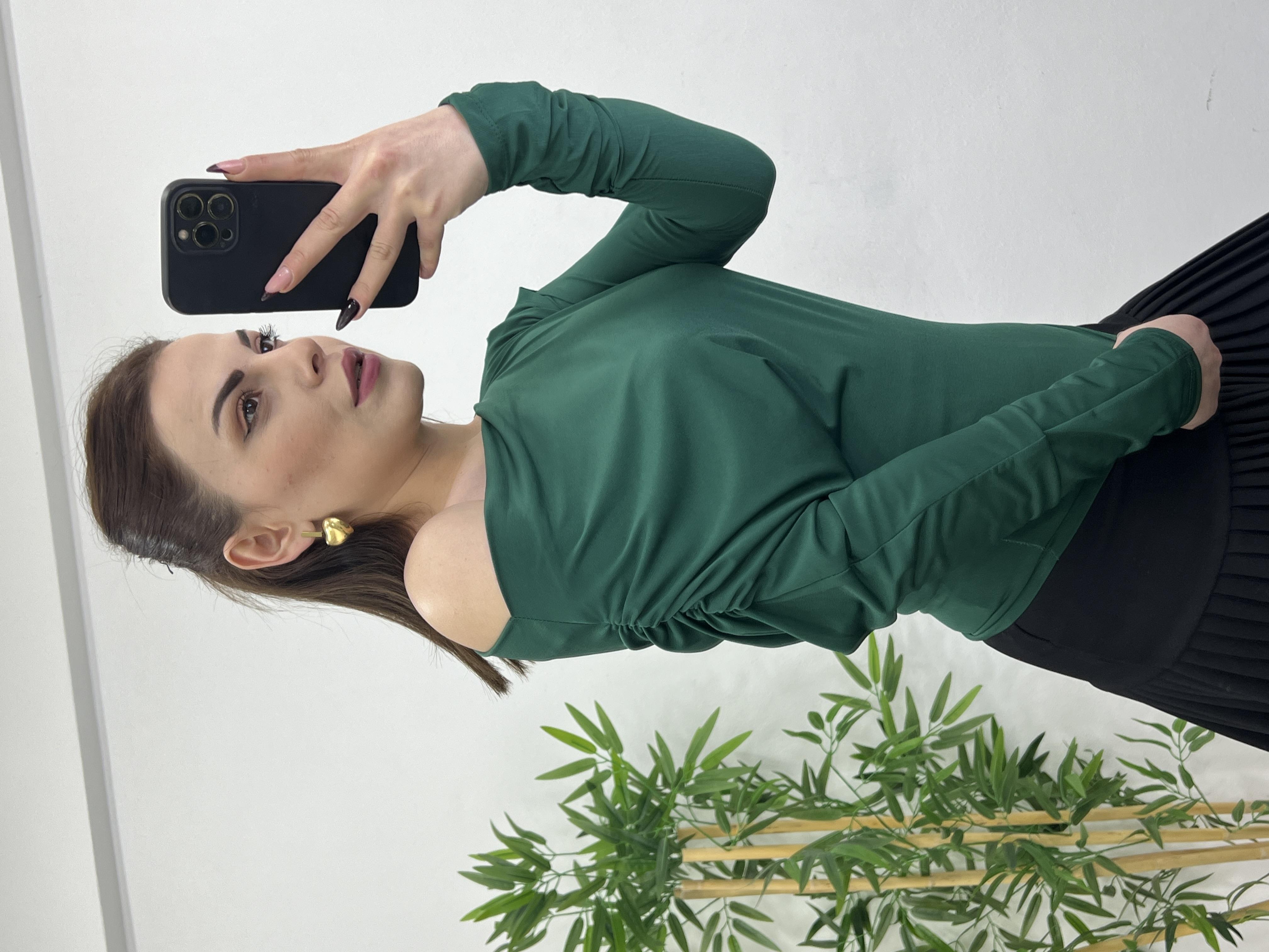 Kayik Yaka Drapeli̇ Li̇krali Tasarim Bluz Yeşi̇l